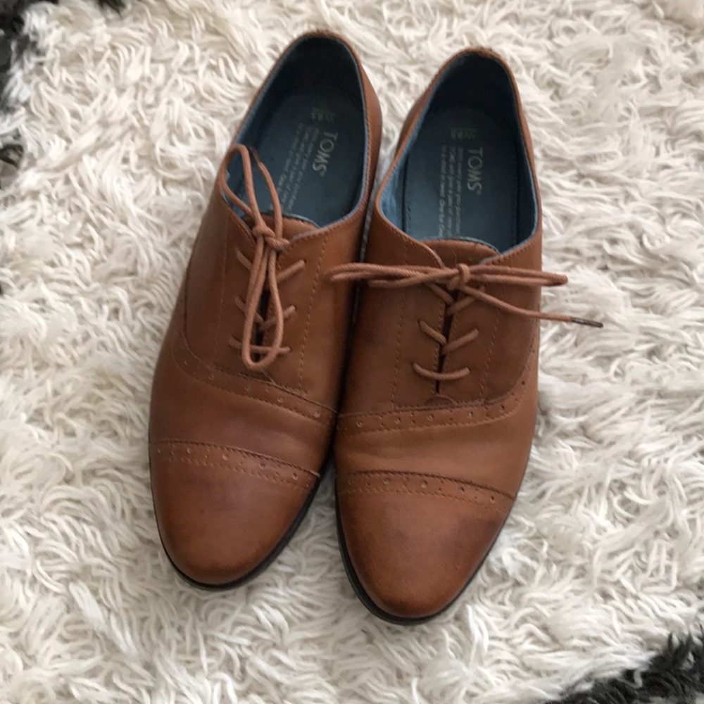 TOMS Leather Oxfords (NWOT)